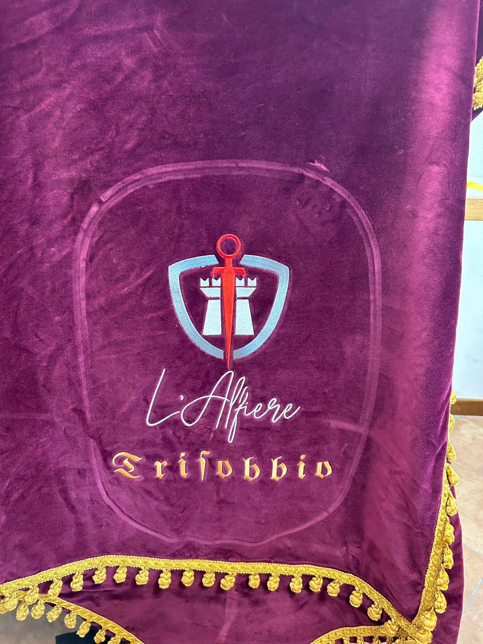 Tessuto ricamato L'Alfiere Trifobbio